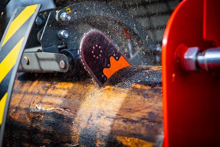 ŠTÍPACÍ PROCESOR S KOTOUČOVOU PILOU NEBO S ŘETĚZOVOU LIŠTOU?