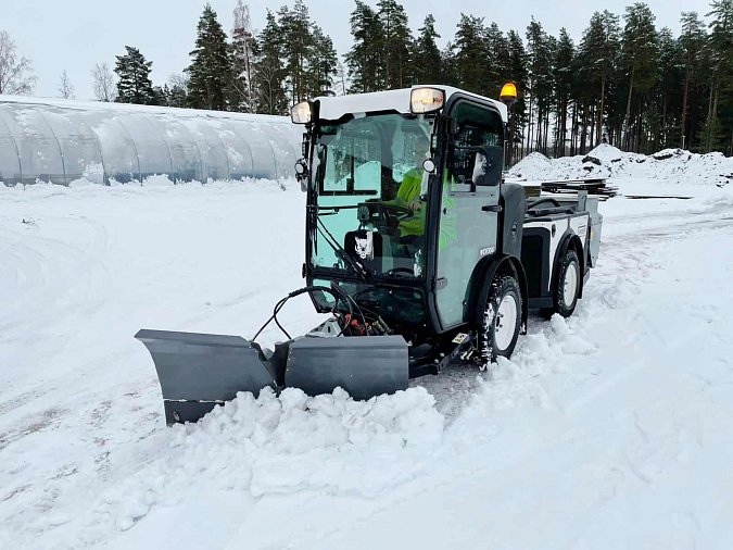 CV-Sweeper-with-Winter-Attachments-7.jpeg